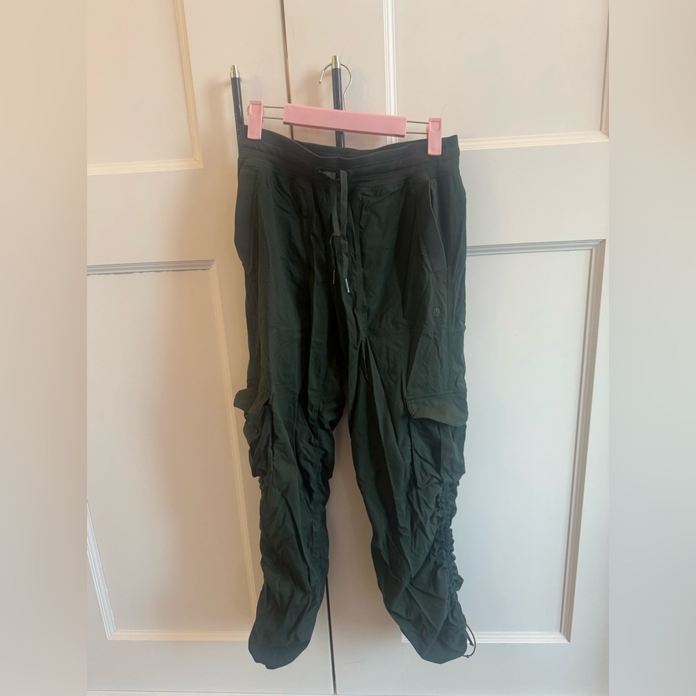 Lululemon lightweight dance pants, pockets and cinched ankle, army green